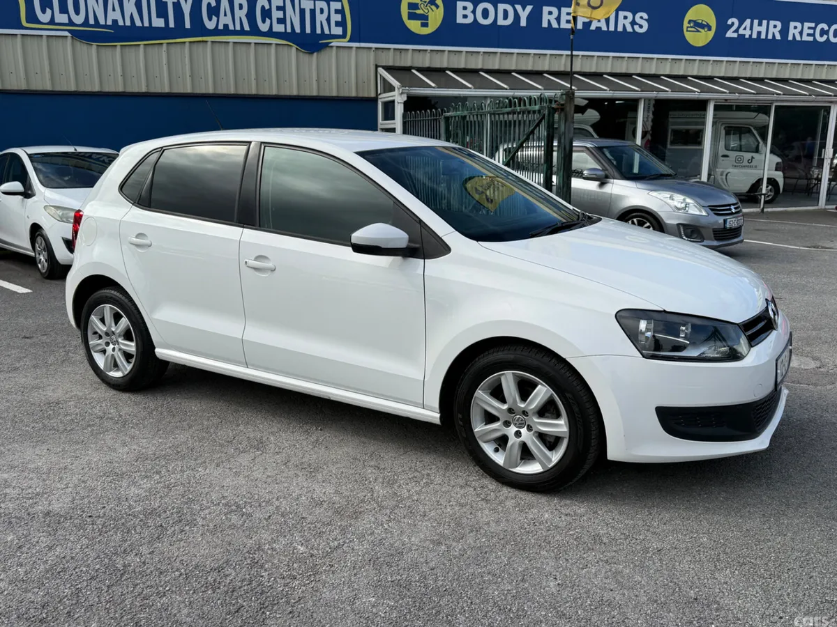 Volkswagen Polo Hatchback, Petrol, 2012, White