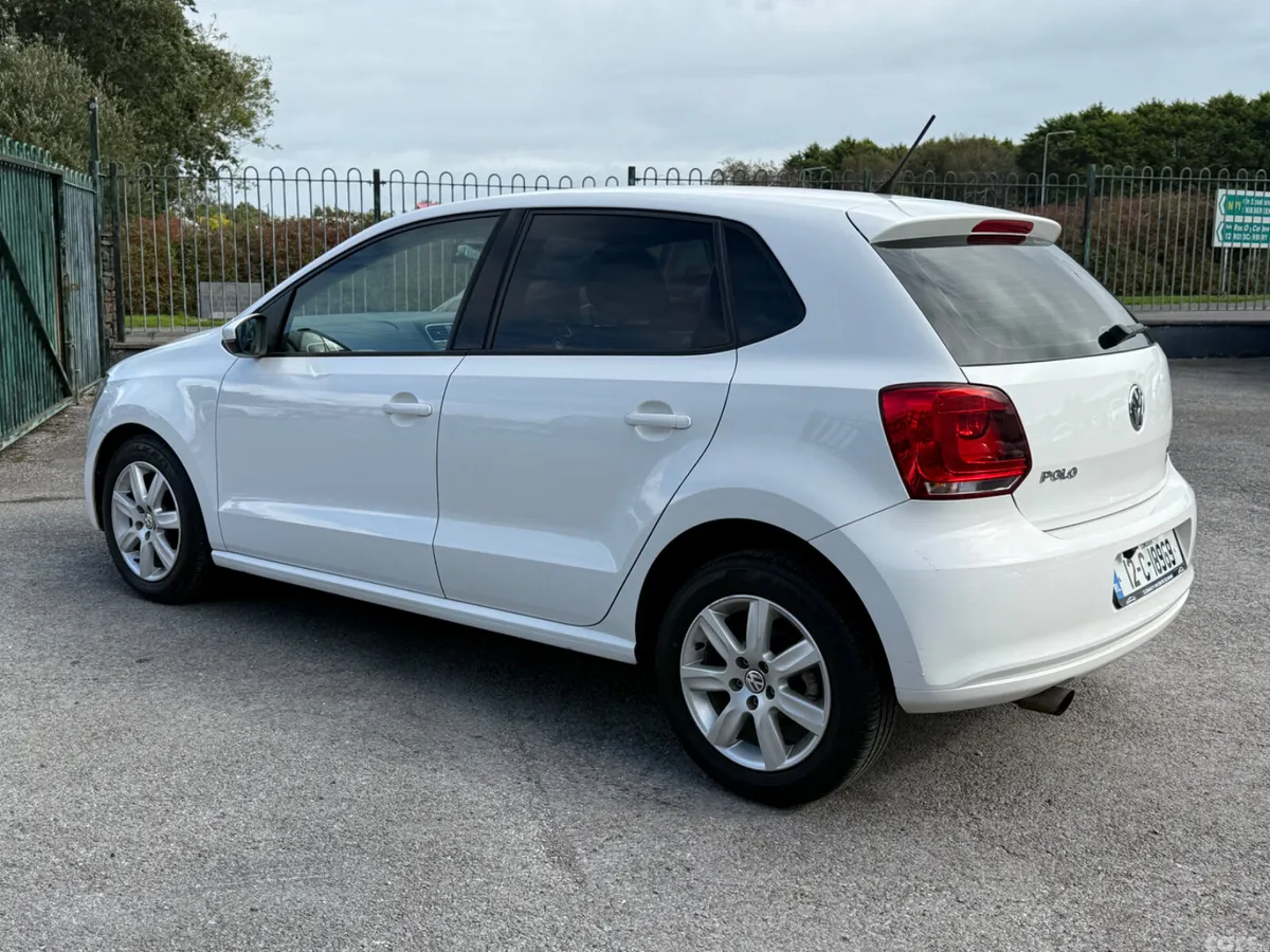 Volkswagen Polo Hatchback, Petrol, 2012, White