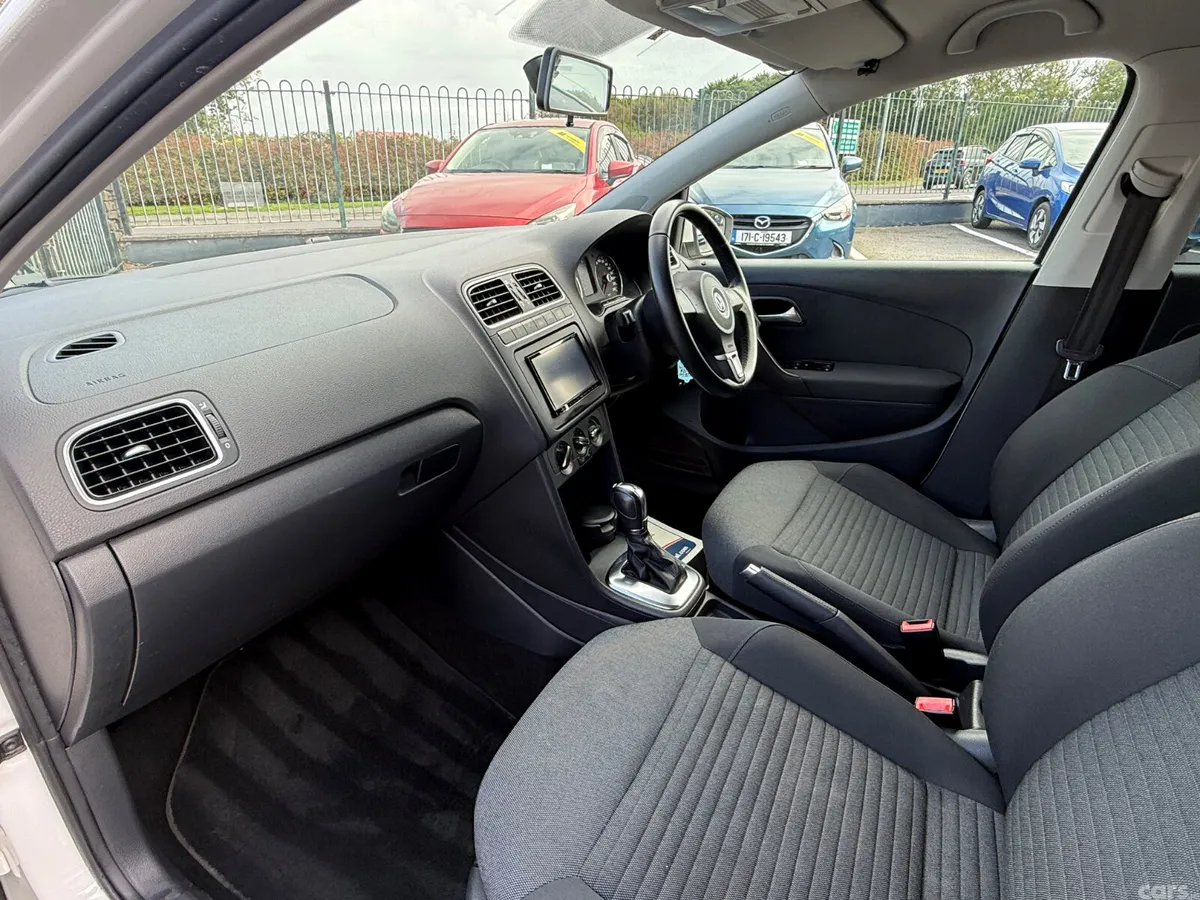 Volkswagen Polo Hatchback, Petrol, 2012, White