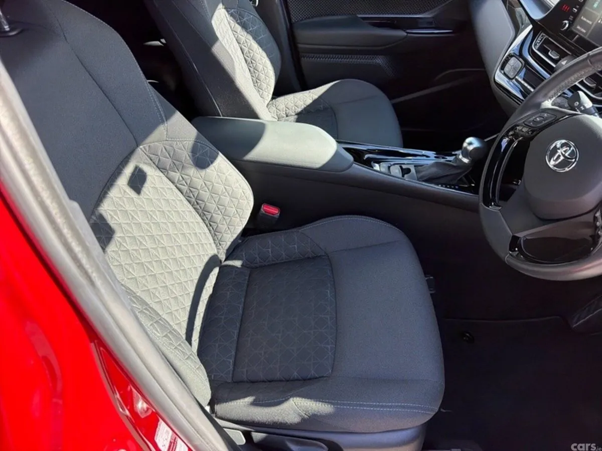 Toyota C-HR SUV, Petrol Hybrid, 2021, Red