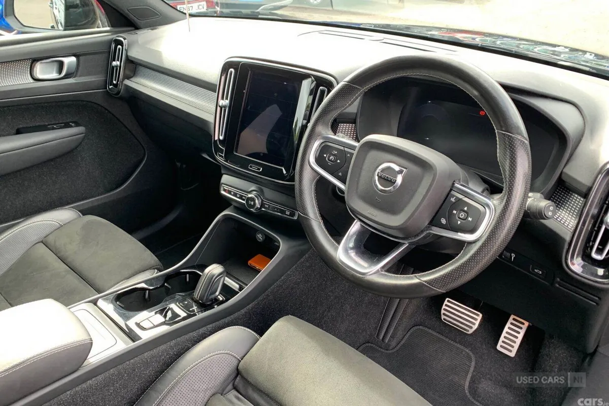 Volvo XC40 SUV, Petrol Hybrid, 2020, Black