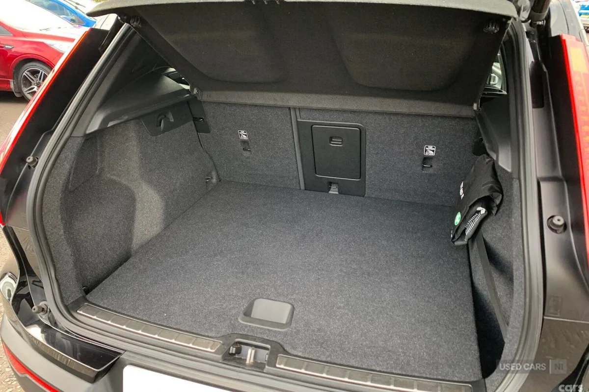Volvo XC40 SUV, Petrol Hybrid, 2020, Black