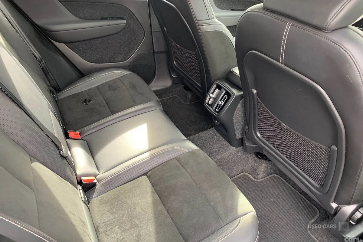 Volvo XC40 SUV, Petrol Hybrid, 2020, Black