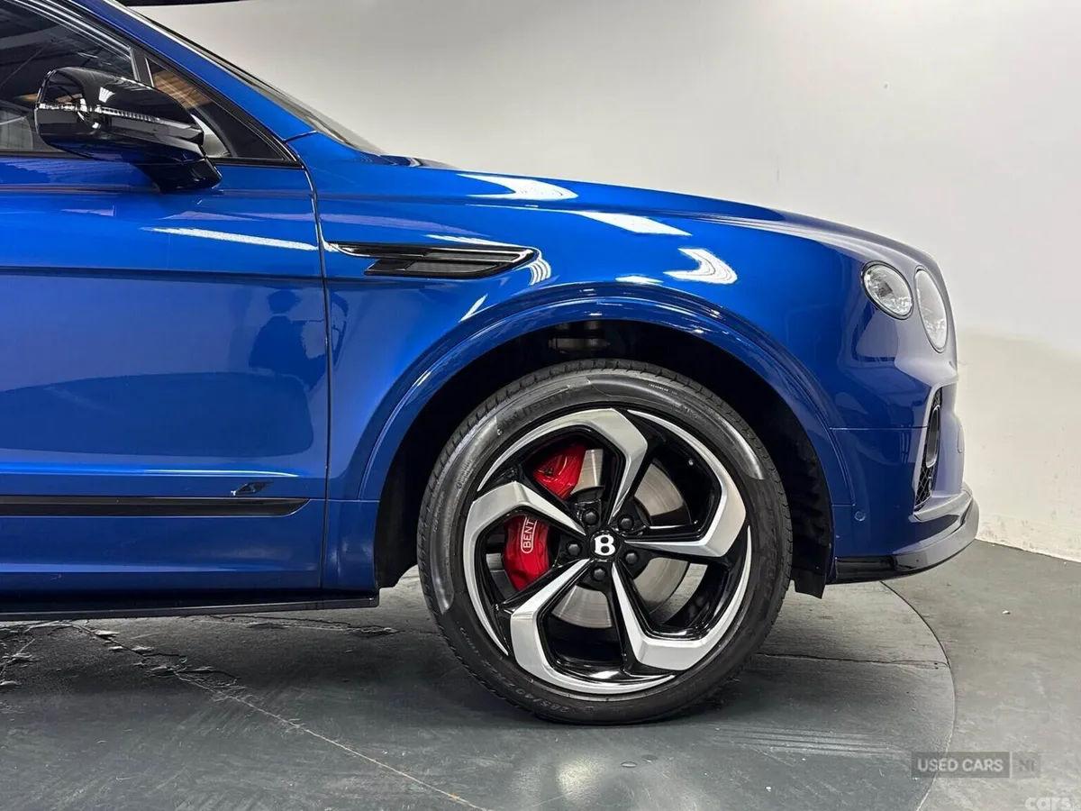 Bentley Bentayga SUV, Petrol, 2023, Blue