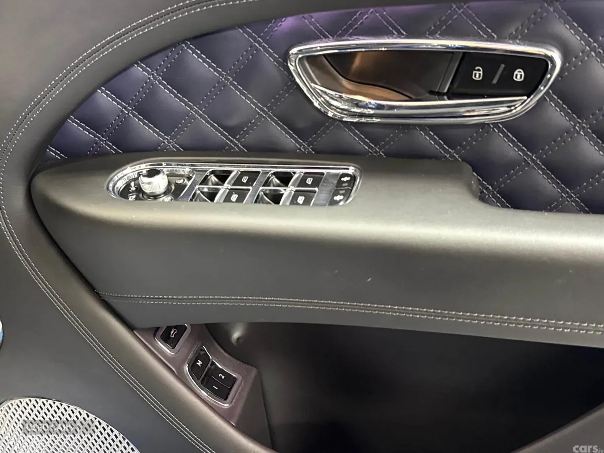 Bentley Bentayga SUV, Petrol, 2023, Blue