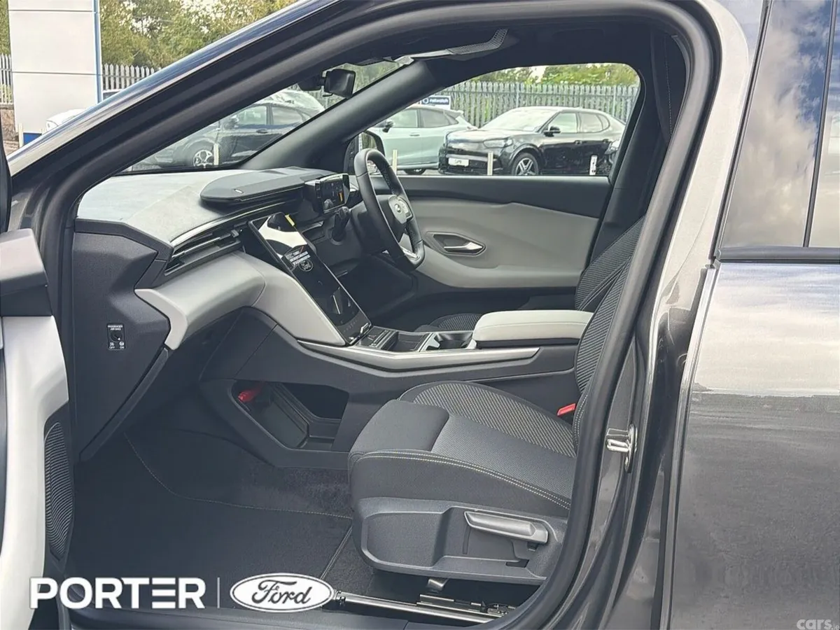 Ford Capri SUV, Electric, 2026, Grey