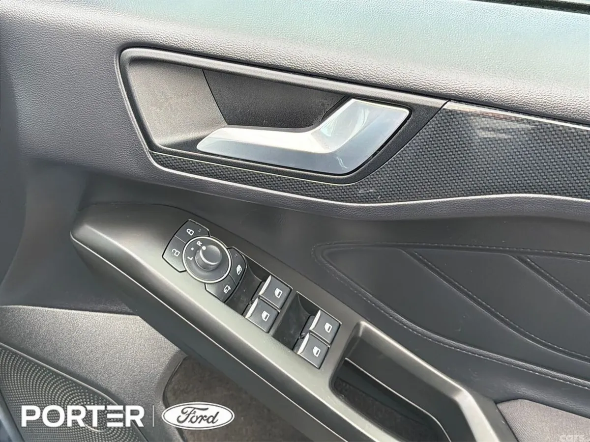 Ford Focus Hatchback, Diesel, 2024, Blue