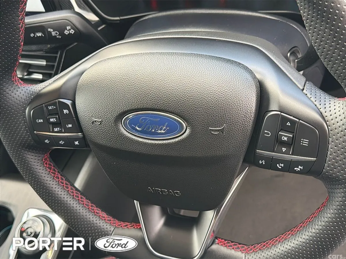 Ford Focus Hatchback, Diesel, 2024, Blue