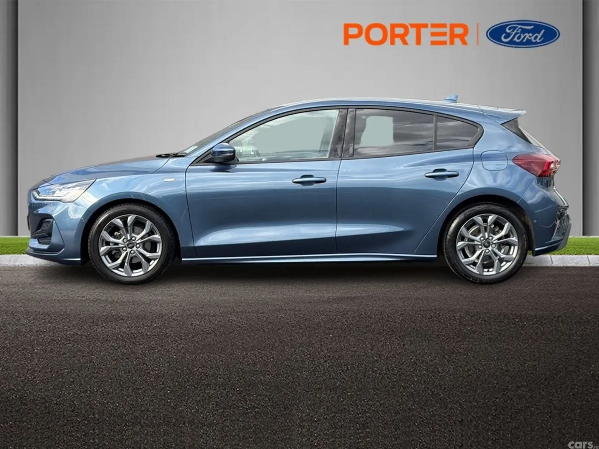 Ford Focus Hatchback, Diesel, 2024, Blue