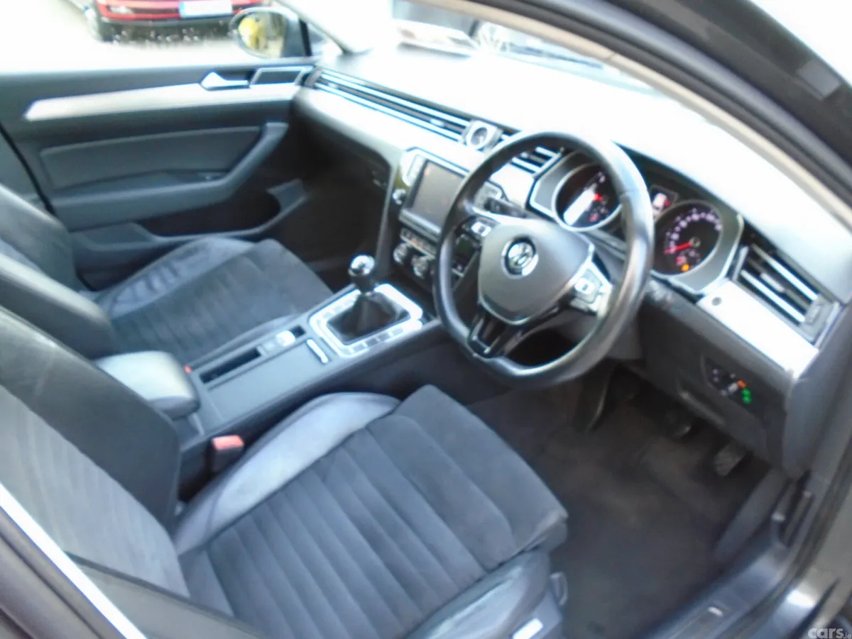 Volkswagen Passat Saloon, Diesel, 2015, Grey