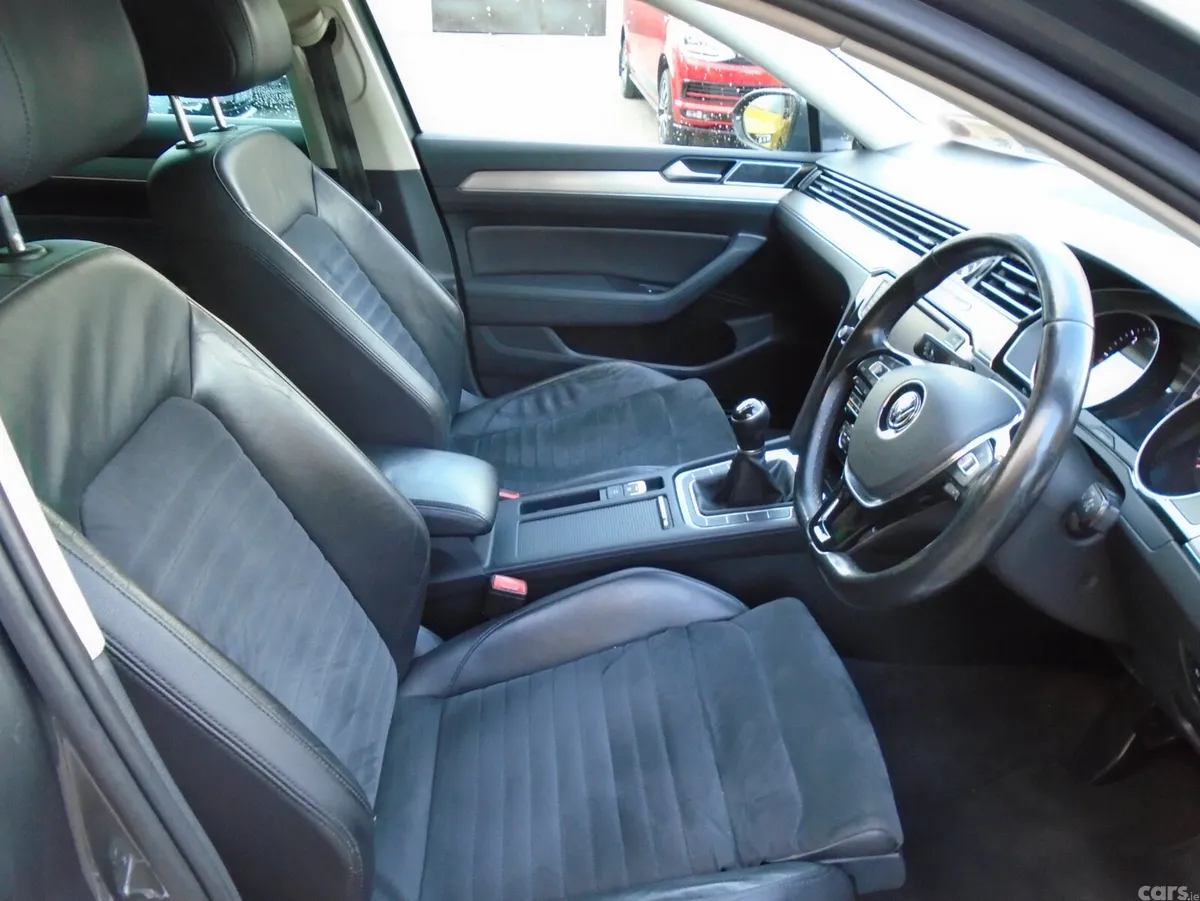 Volkswagen Passat Saloon, Diesel, 2015, Grey
