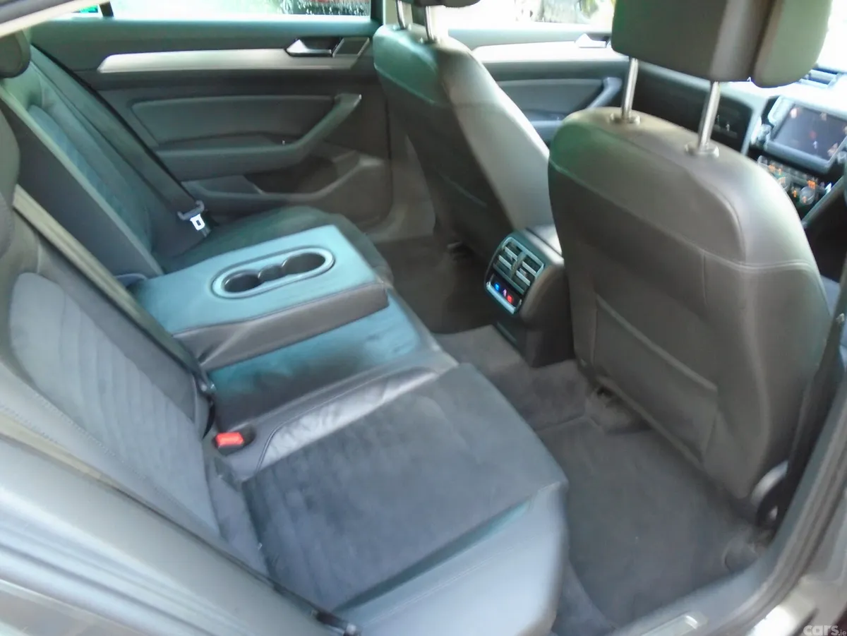 Volkswagen Passat Saloon, Diesel, 2015, Grey