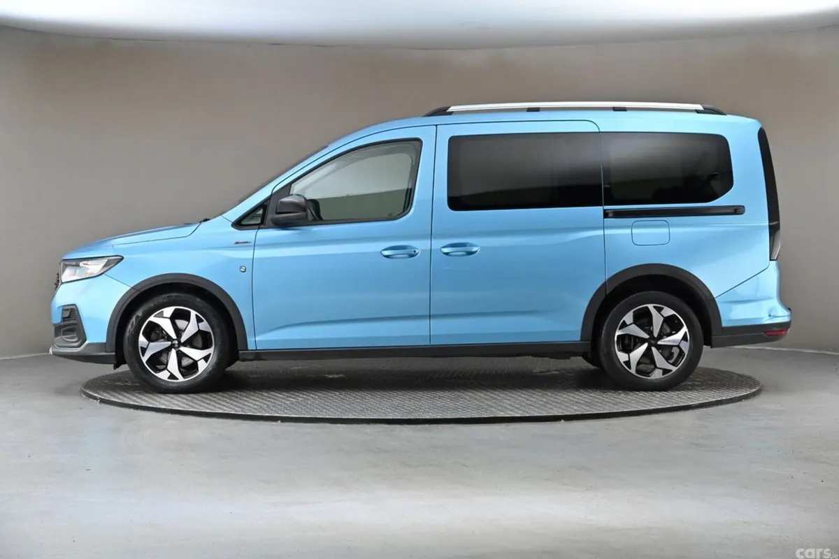 Ford Tourneo Connect MPV, Diesel, 2023, Blue