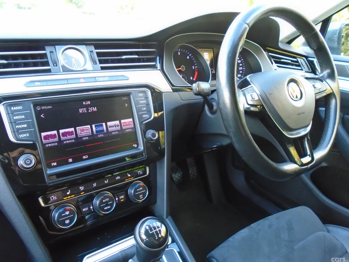Volkswagen Passat Saloon, Diesel, 2015, Grey