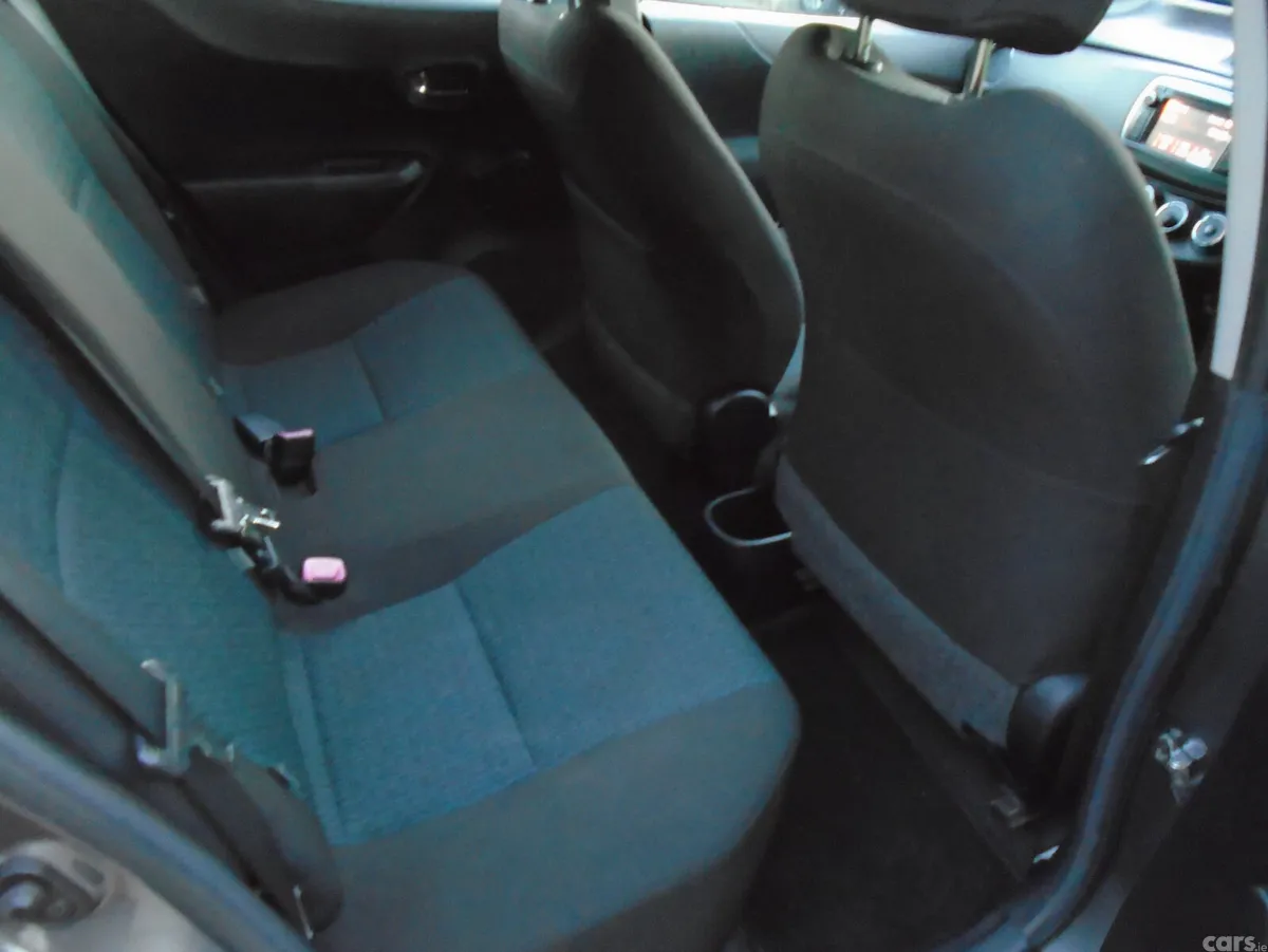 Toyota Yaris Hatchback, Petrol, 2012, Grey