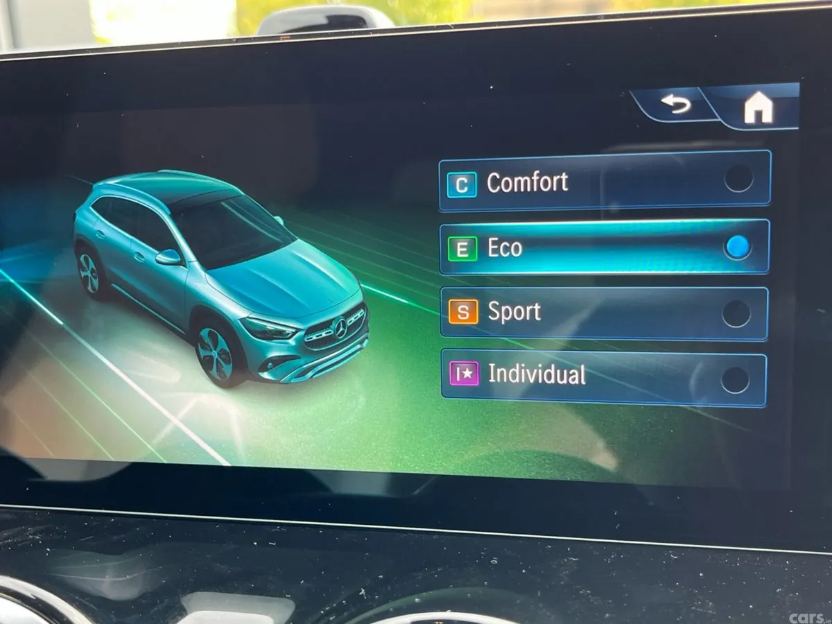Mercedes-Benz GLA SUV, Petrol Hybrid, 2026, White