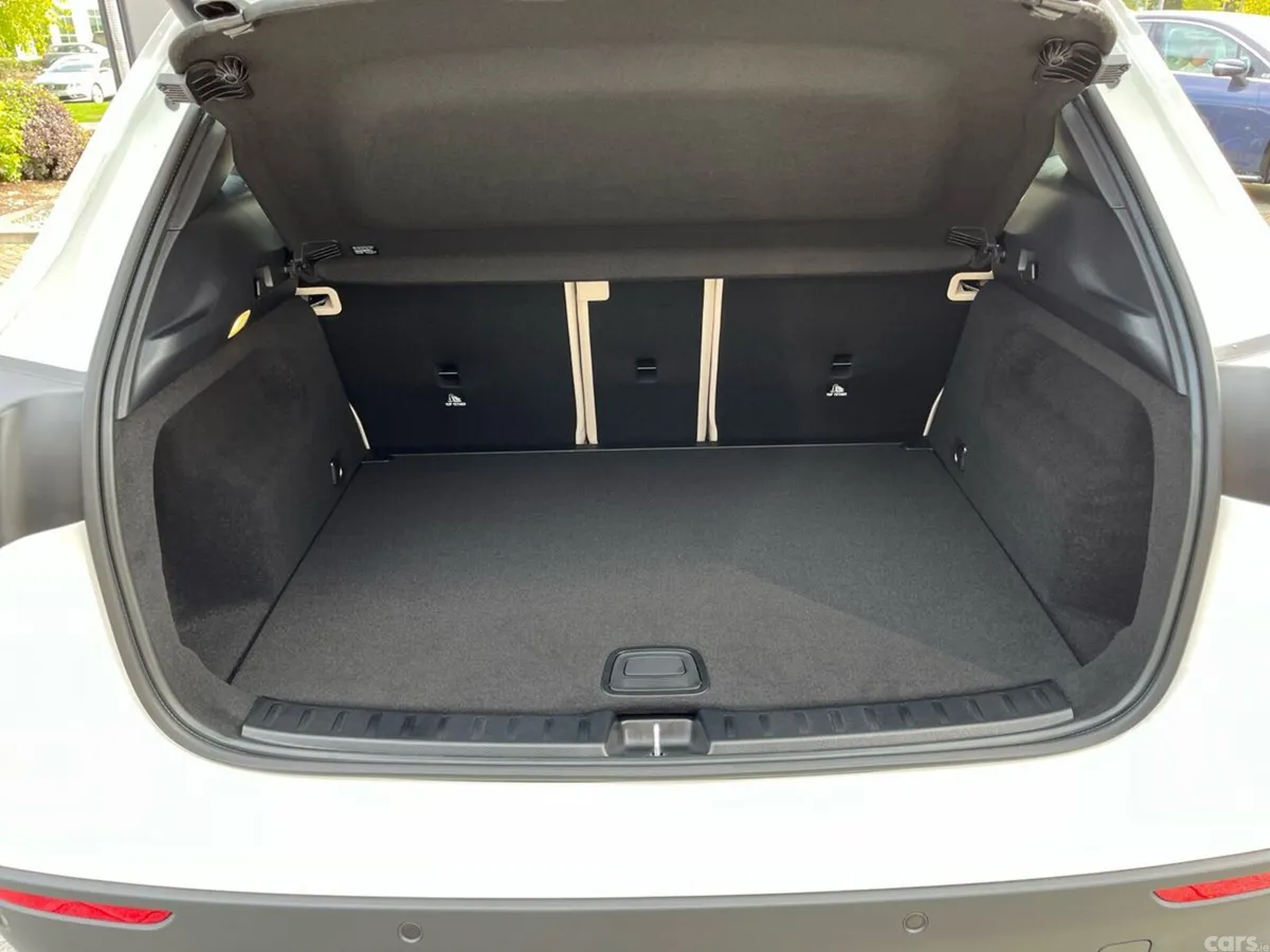 Mercedes-Benz GLA SUV, Petrol Hybrid, 2026, White