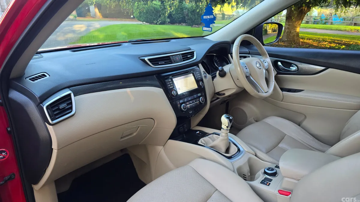 Nissan X-Trail SUV, Diesel, 2016, Red