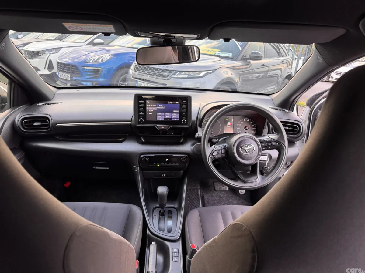 Toyota Yaris Hatchback, Petrol Hybrid, 2021, White