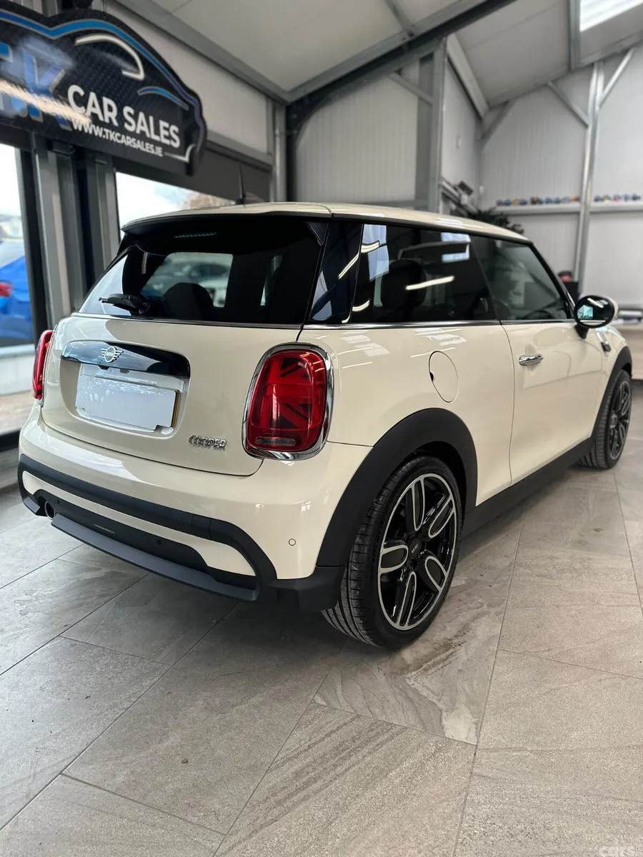 Mini Cooper Hatchback, Petrol, 2021, White