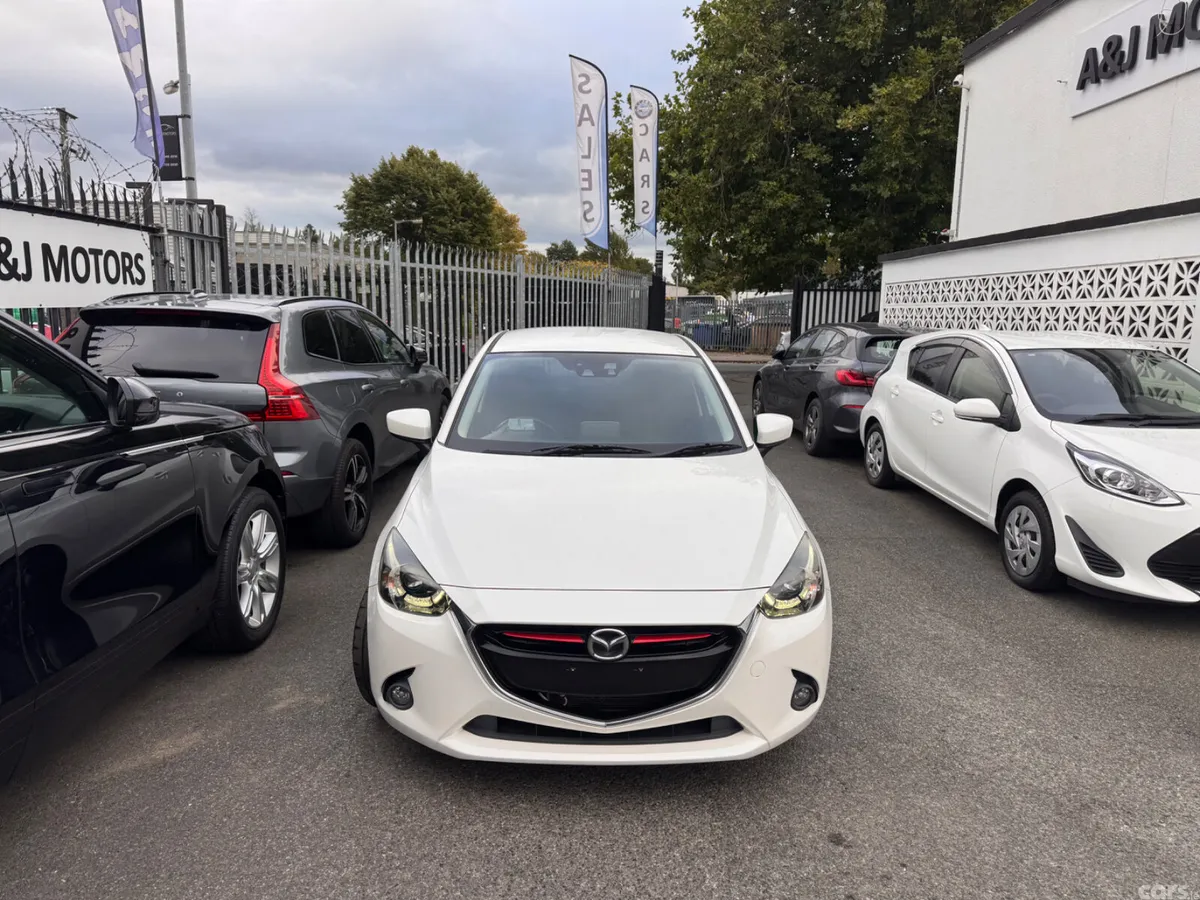 Mazda Mazda2 Hatchback, Diesel, 2015, White