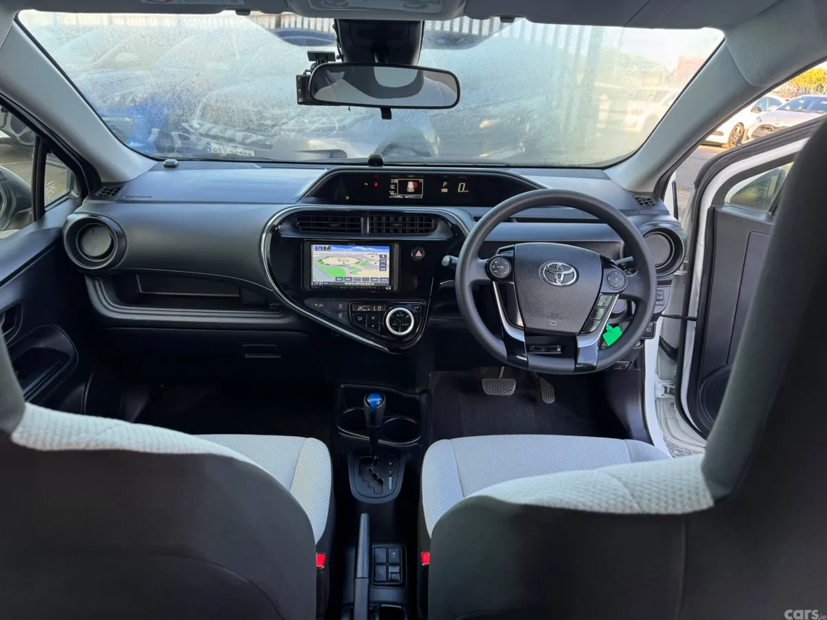 Toyota Aqua Hatchback, Petrol Hybrid, 2021, White