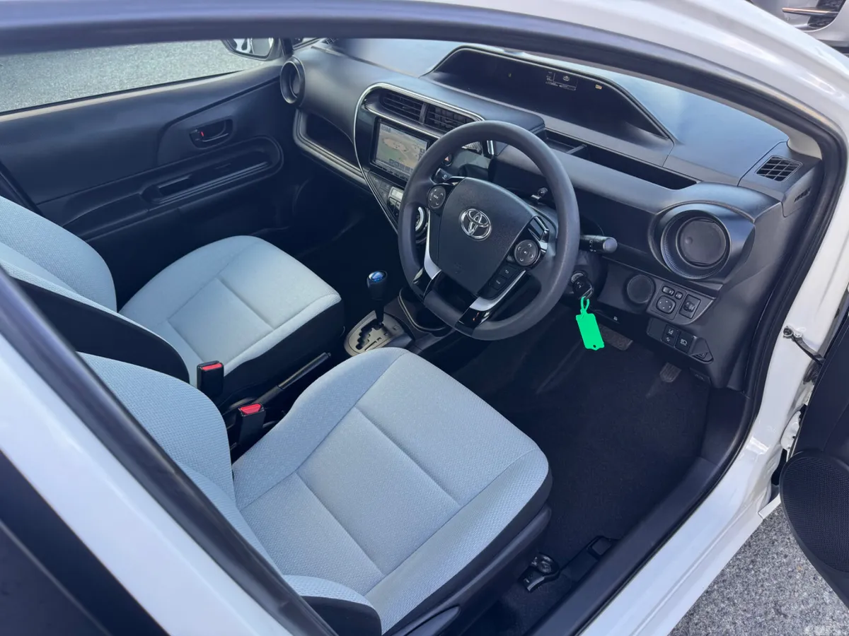 Toyota Aqua Hatchback, Petrol Hybrid, 2021, White