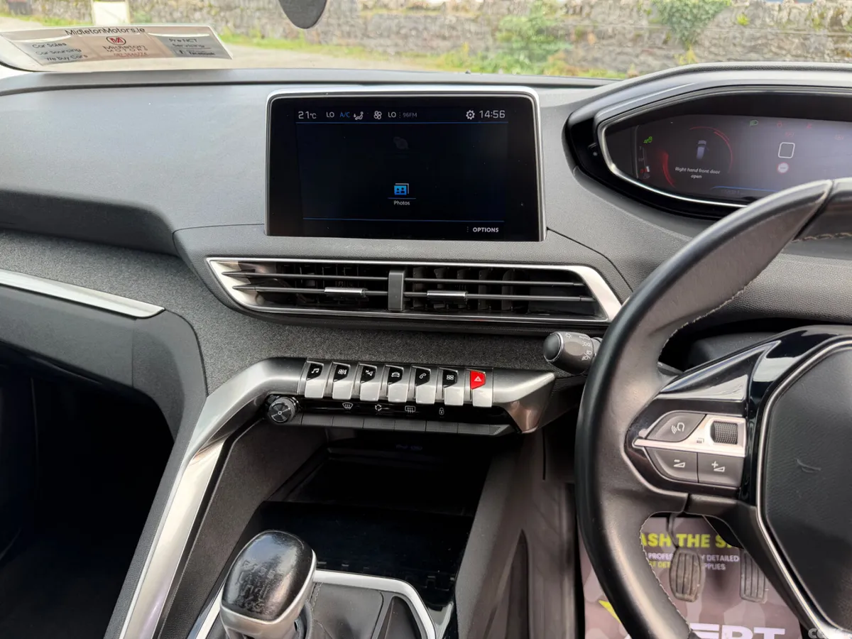 Peugeot 3008 MPV, Diesel, 2020, Red