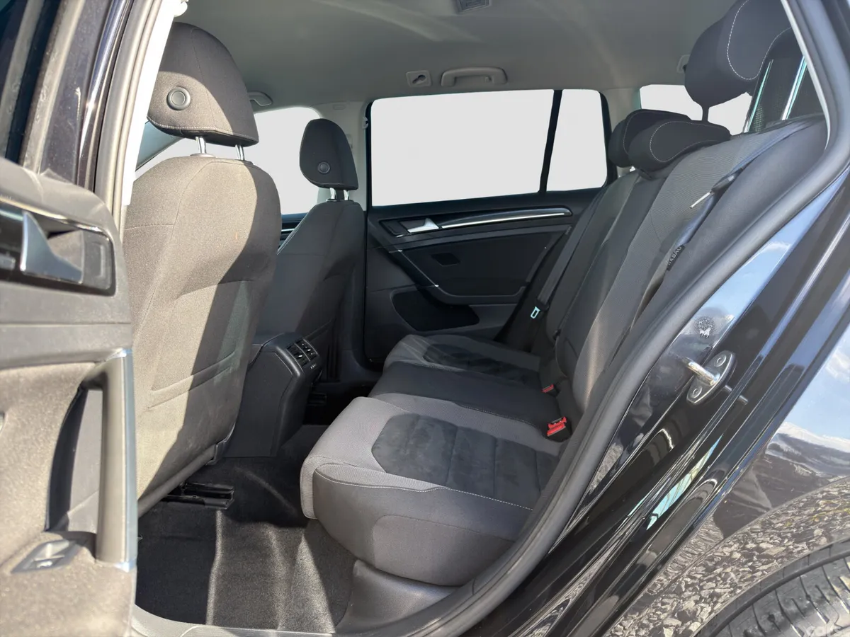 Volkswagen Golf Estate, Petrol, 2019, Black