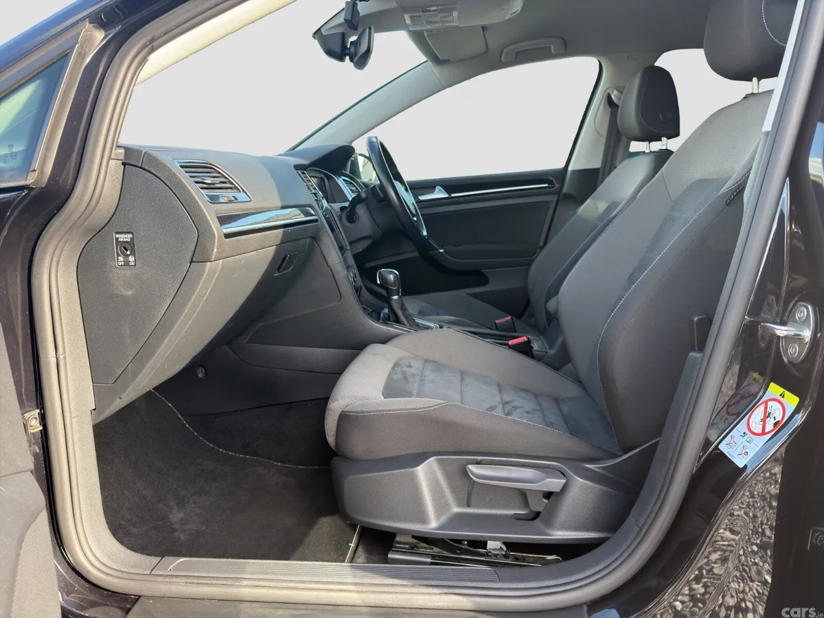 Volkswagen Golf Estate, Petrol, 2019, Black