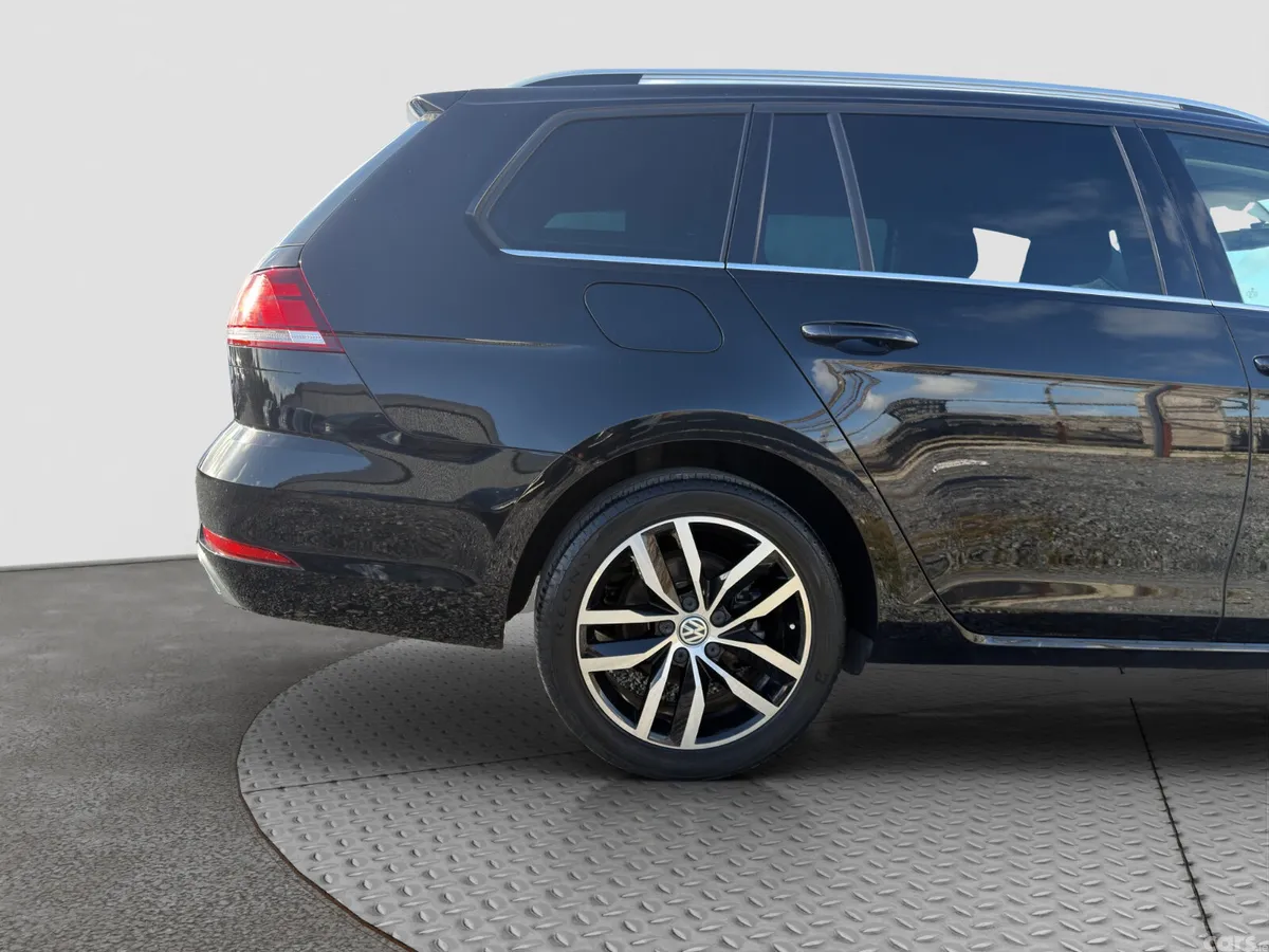 Volkswagen Golf Estate, Petrol, 2019, Black