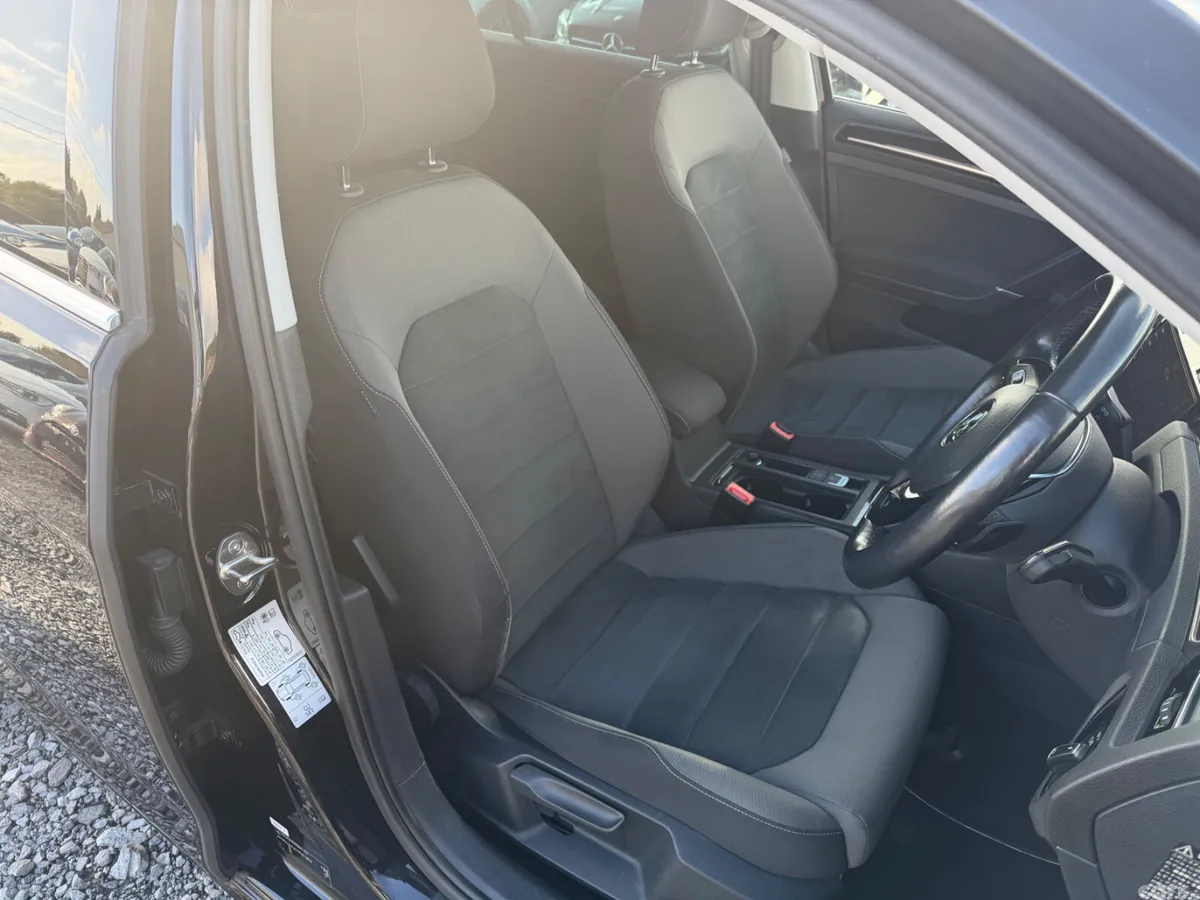 Volkswagen Golf Estate, Petrol, 2019, Black