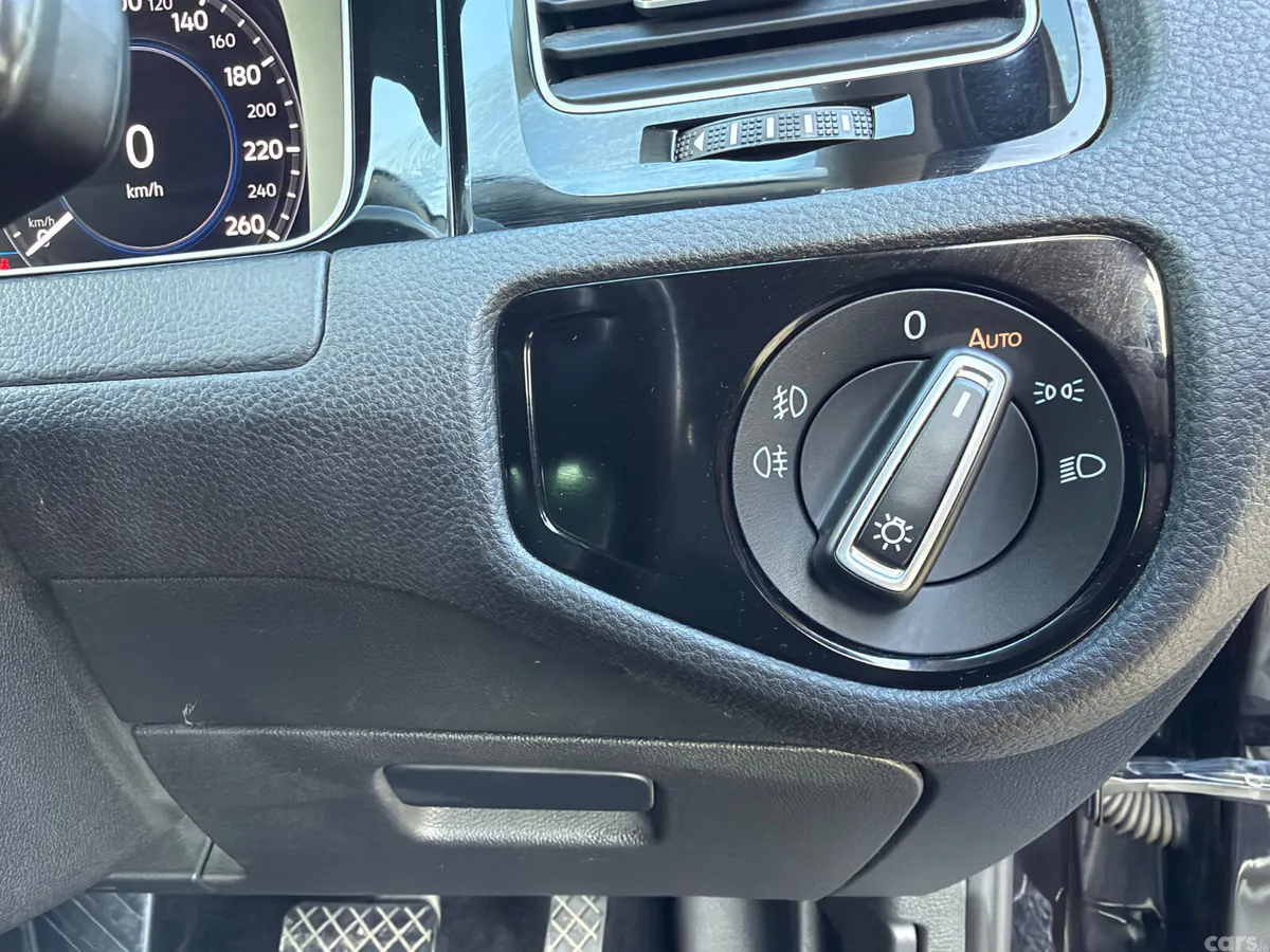 Volkswagen Golf Estate, Petrol, 2019, Black