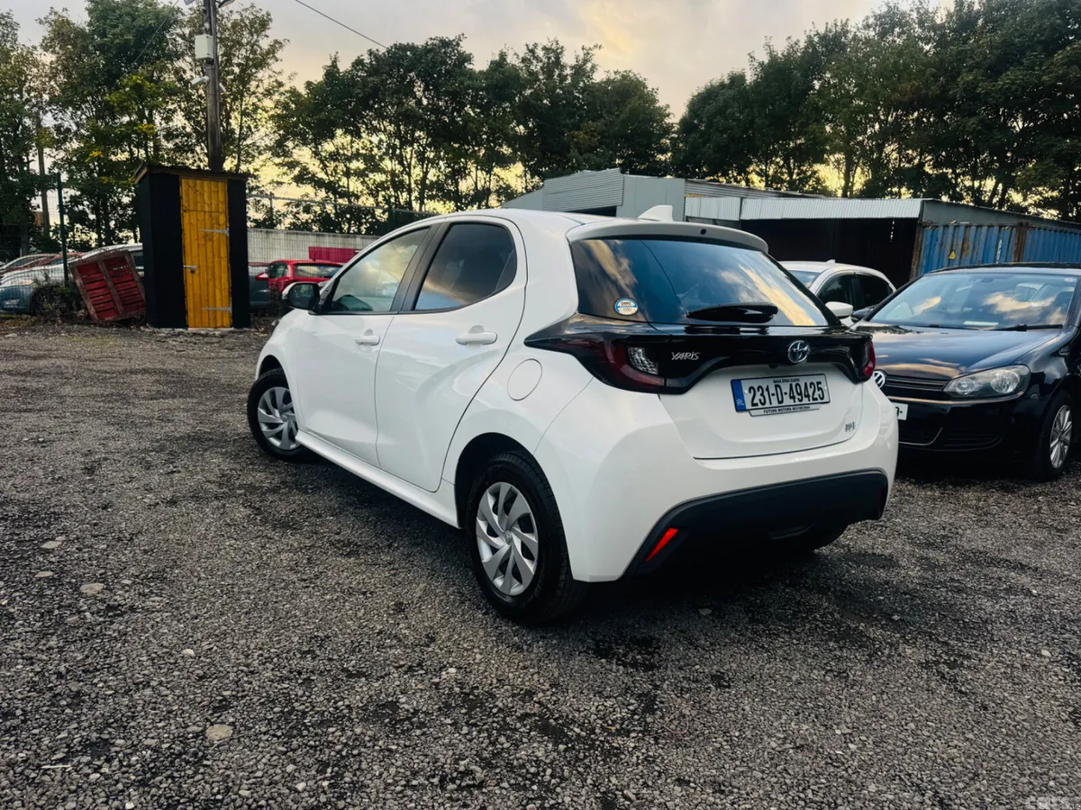 Toyota Yaris Hatchback, Petrol Hybrid, 2023, White