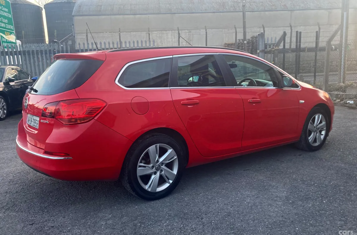 Opel Astra Estate, Diesel, 2014, Red