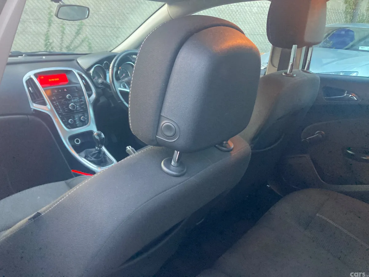 Opel Astra Estate, Diesel, 2014, Red