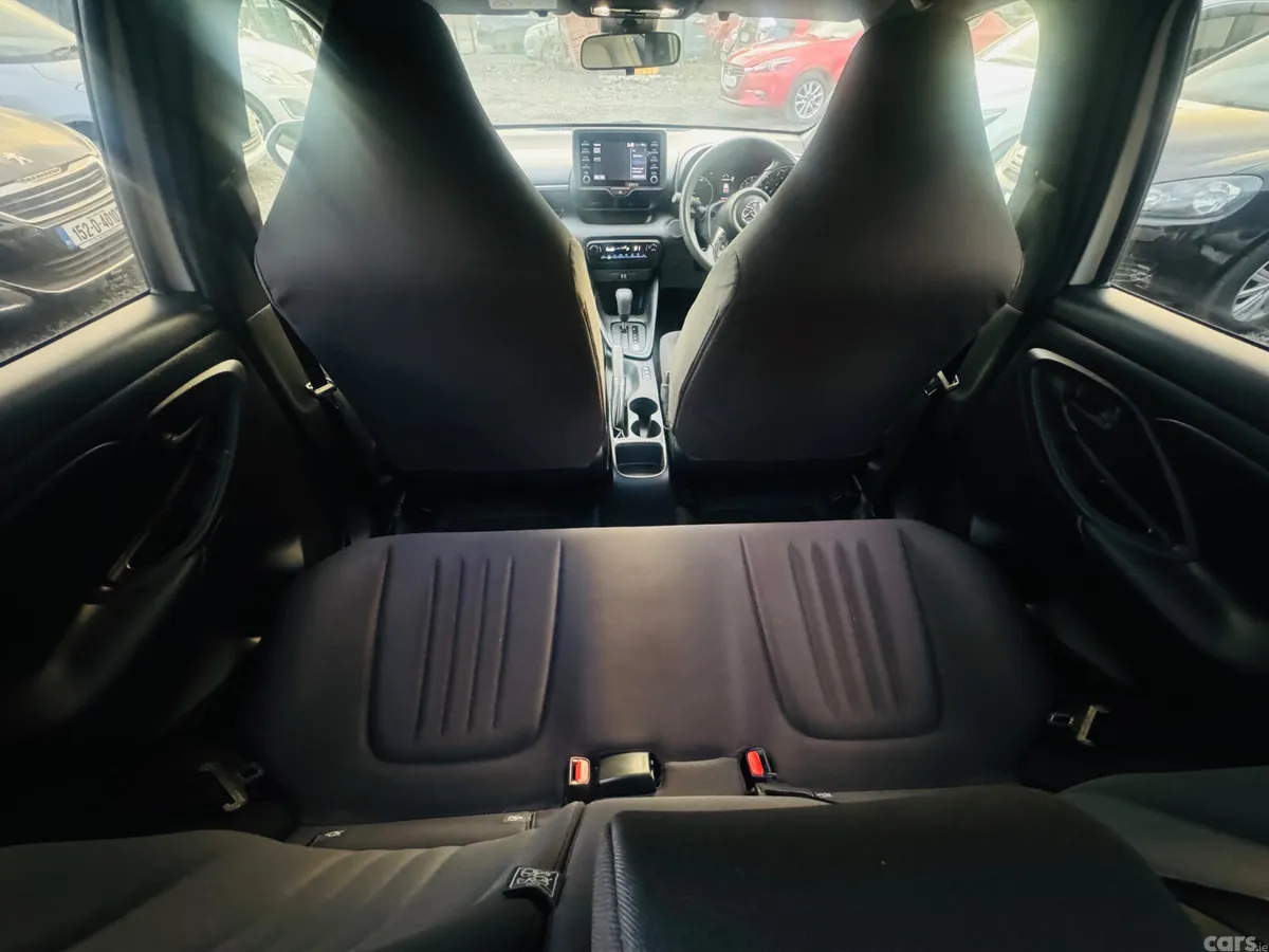 Toyota Yaris Hatchback, Petrol Hybrid, 2023, White