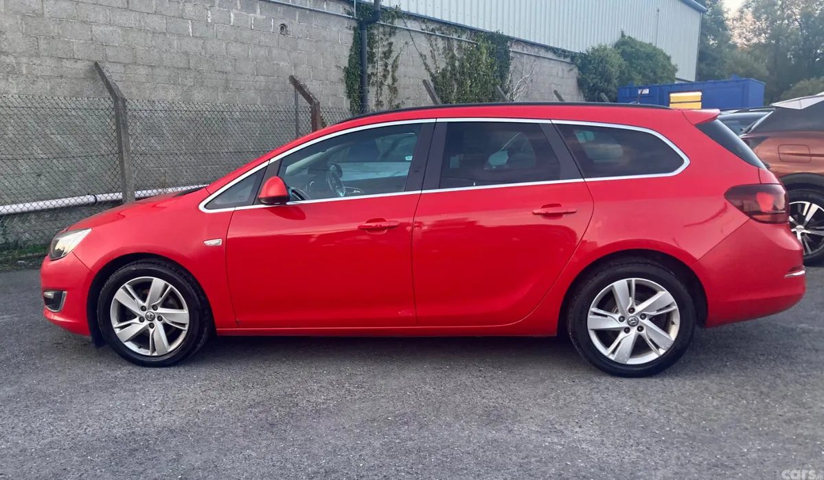 Opel Astra Estate, Diesel, 2014, Red