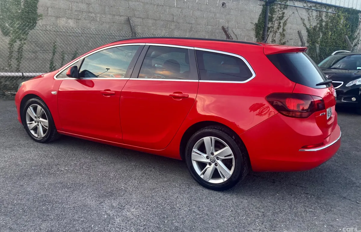 Opel Astra Estate, Diesel, 2014, Red