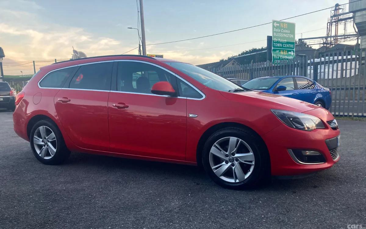 Opel Astra Estate, Diesel, 2014, Red
