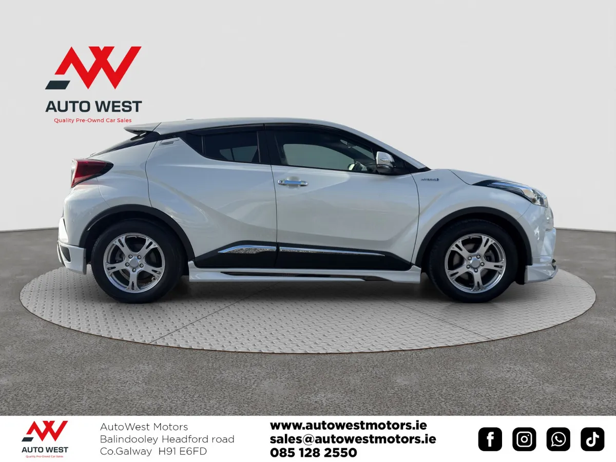 Toyota C-HR SUV, Petrol Hybrid, 2019, White