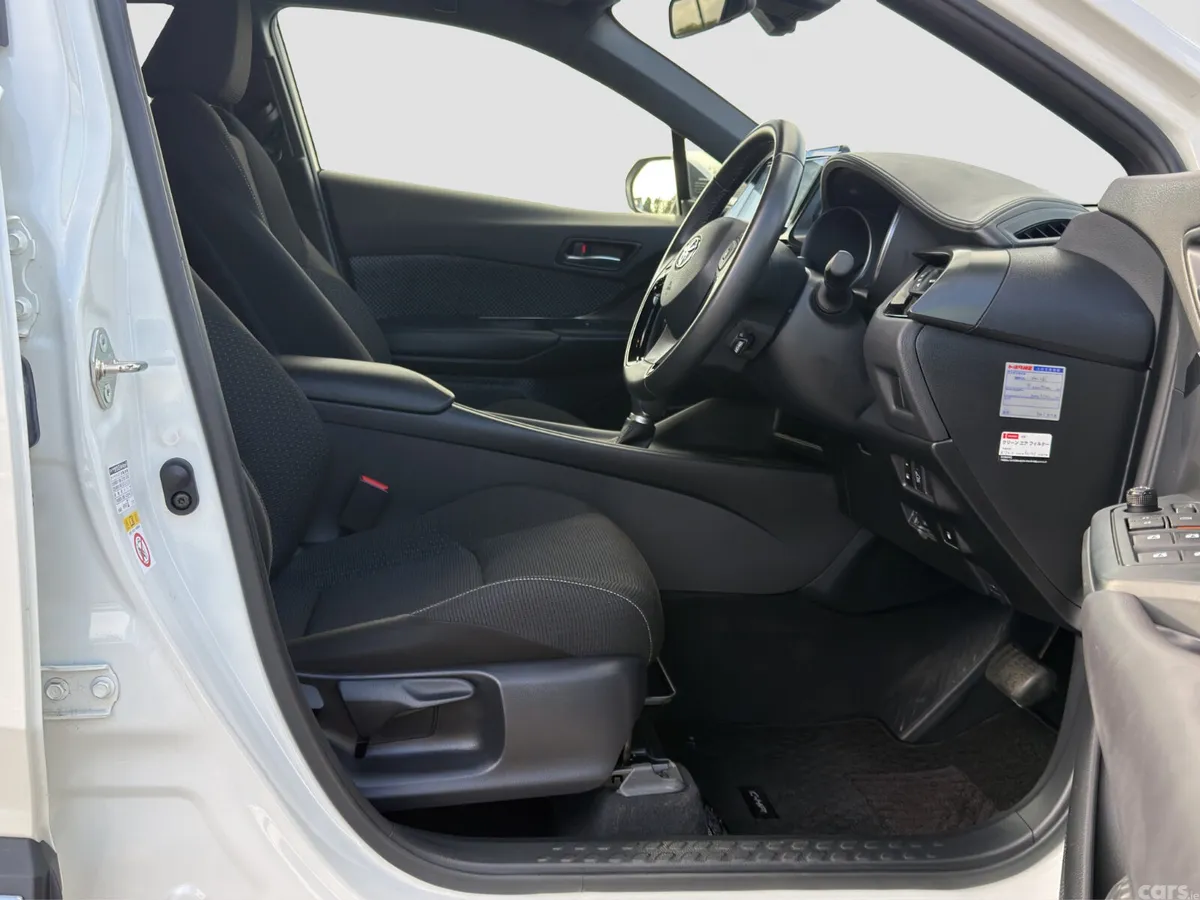 Toyota C-HR SUV, Petrol Hybrid, 2019, White