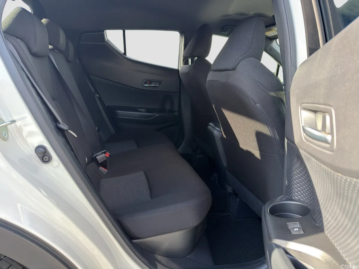 Toyota C-HR SUV, Petrol Hybrid, 2019, White