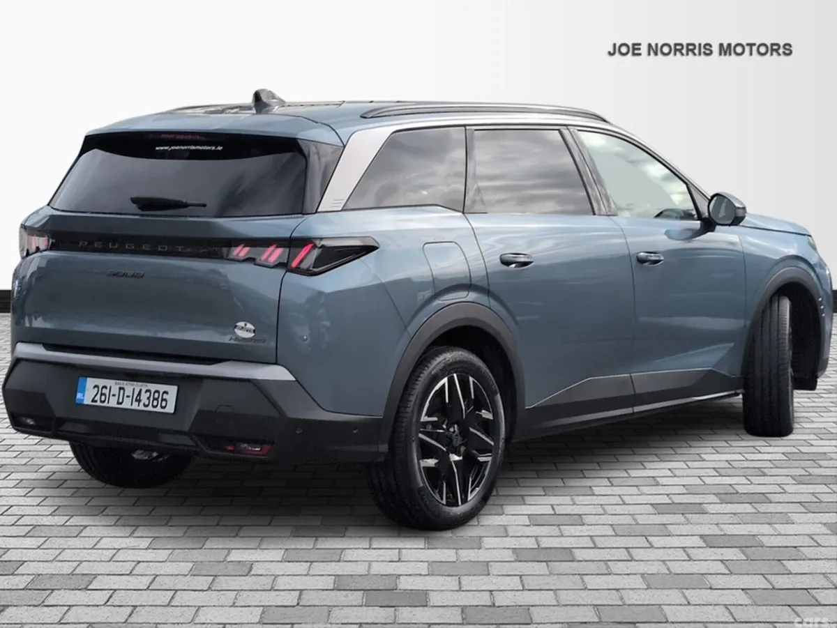Peugeot 5008 SUV, Petrol Hybrid, 2026, Blue