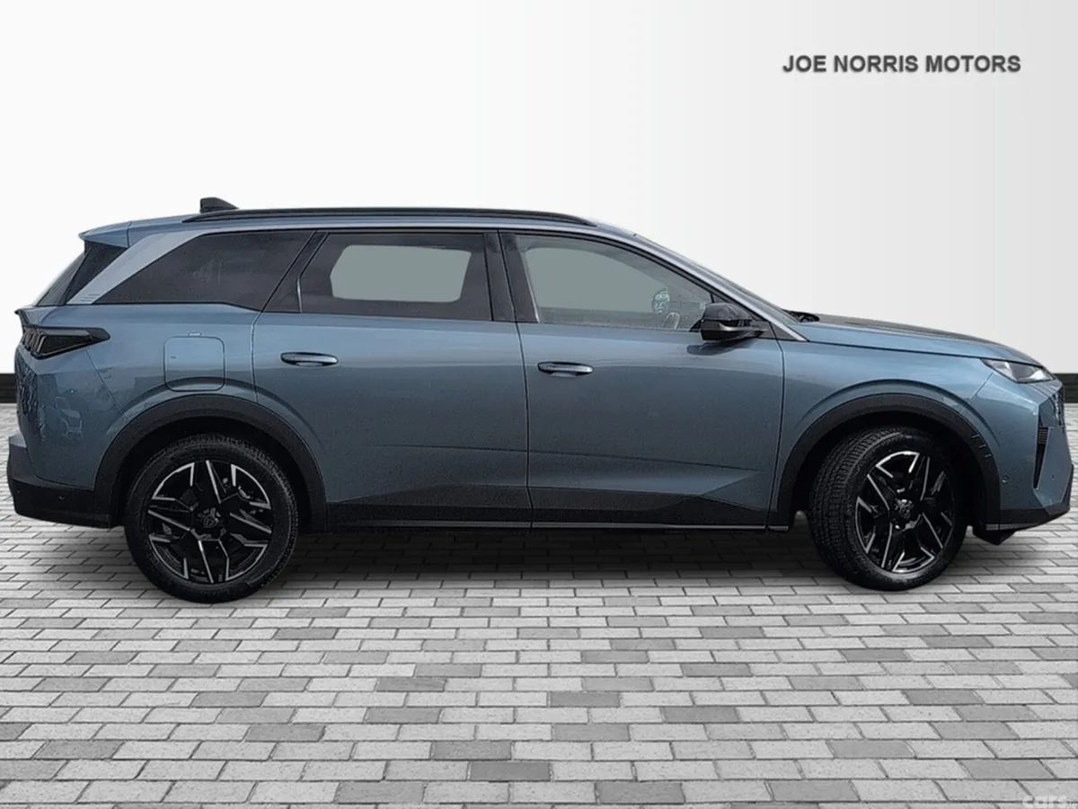 Peugeot 5008 SUV, Petrol Hybrid, 2026, Blue