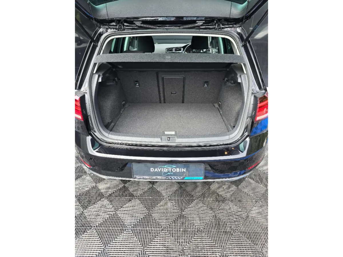 Volkswagen Golf Hatchback, Petrol, 2017, Black