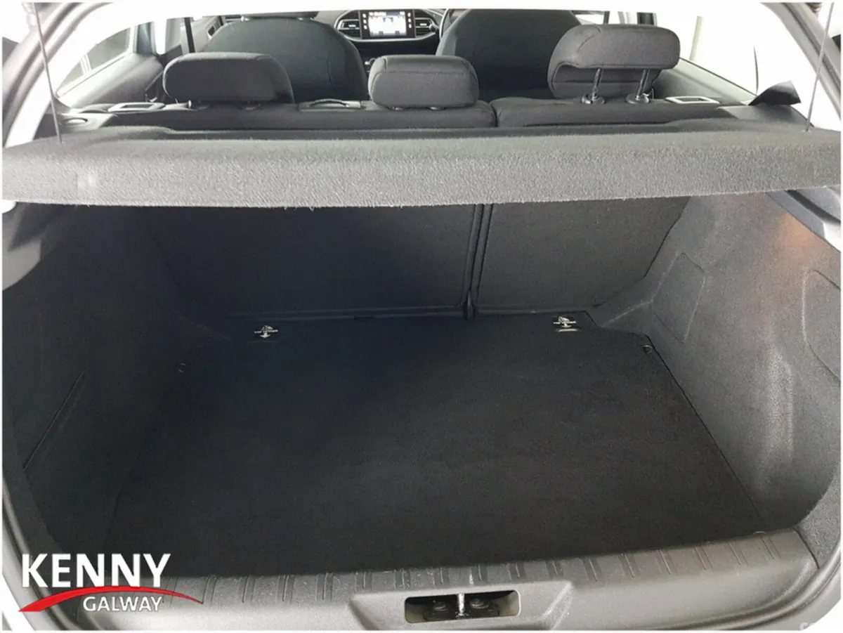 Peugeot 308 Hatchback, Petrol, 2016, Grey
