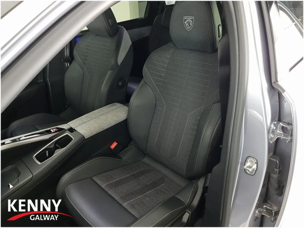Peugeot 5008 Hatchback, Electric, 2025, Grey