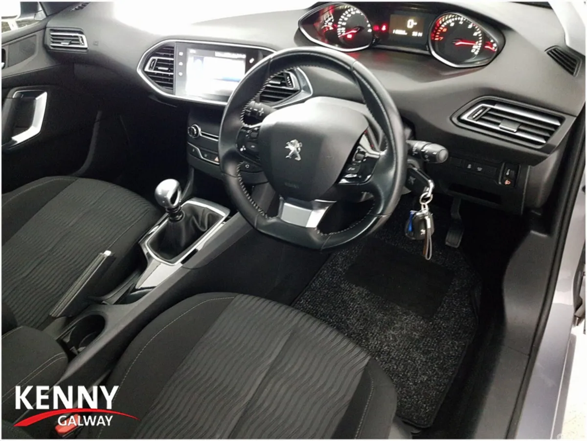 Peugeot 308 Hatchback, Petrol, 2016, Grey