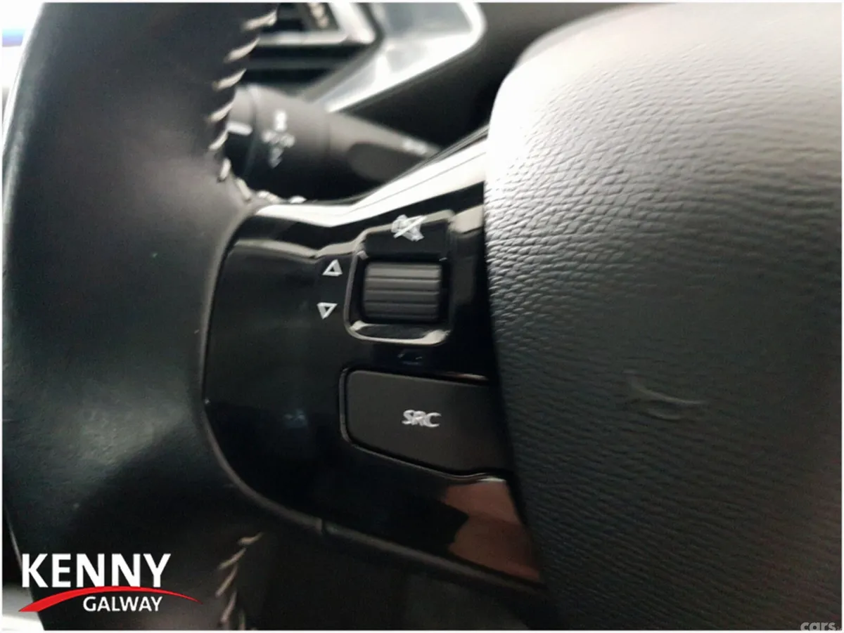 Peugeot 308 Hatchback, Petrol, 2016, Grey